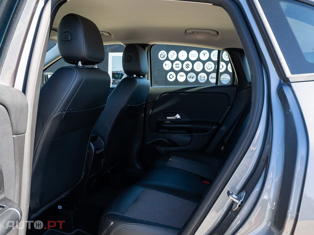 Mercedes-Benz GLA 180 d — fotografia 14