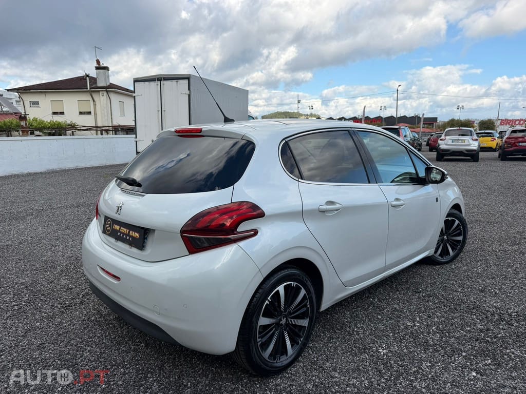 Peugeot 208 1.2 PureTech GT Line