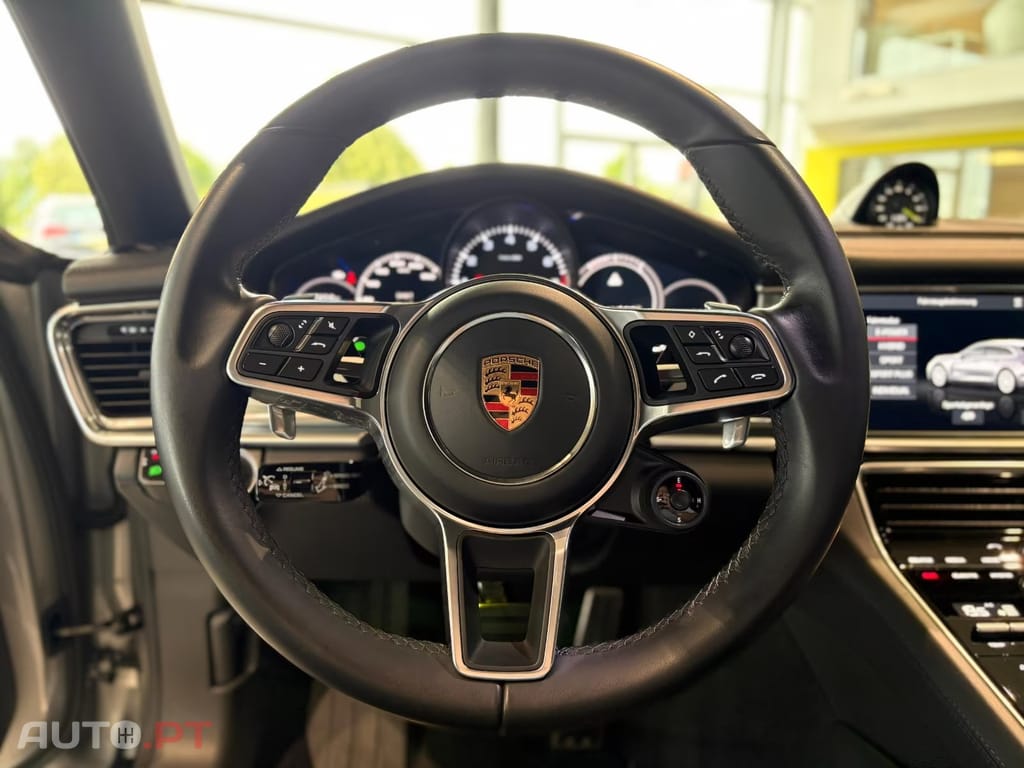 Porsche Panamera 4 E-Hybrid