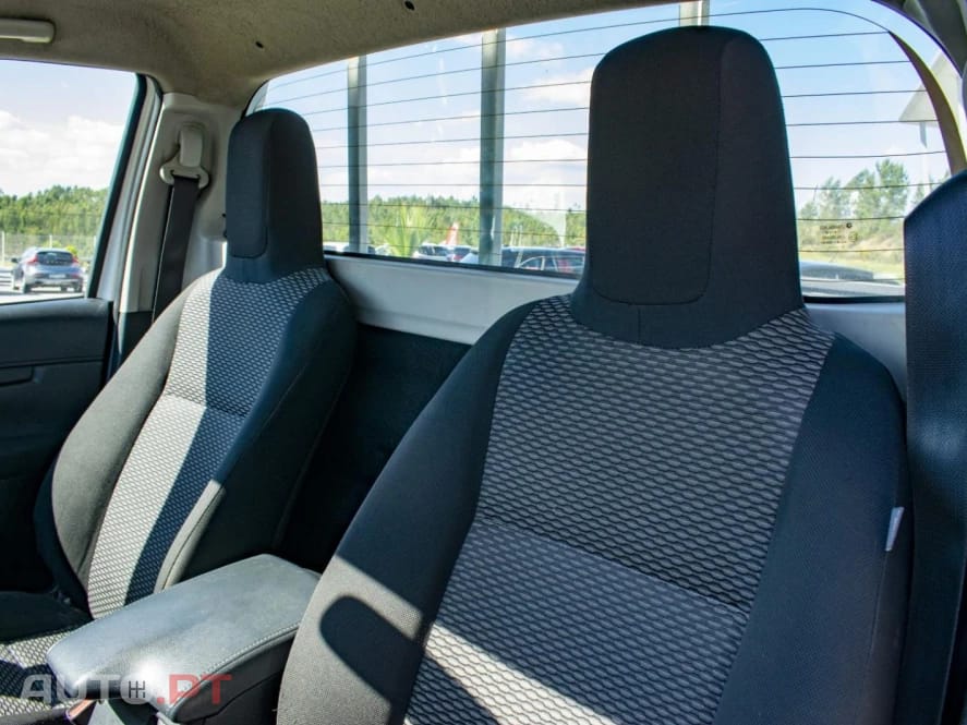 Toyota Hilux 2.4 D-4D 4X2