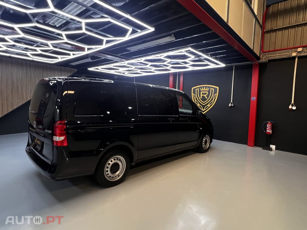 Mercedes-Benz Vito Extra-Longa Aut. SHUTTLE