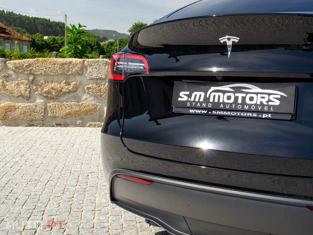 Tesla Model Y Long Range Dual Motor AWD
