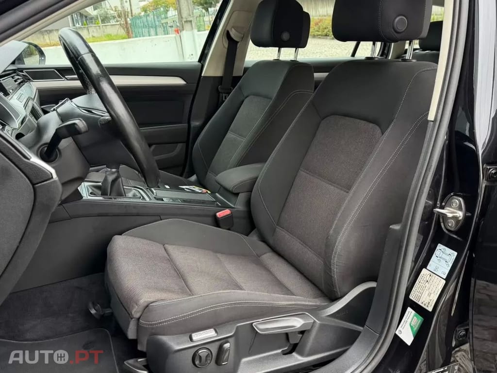 Volkswagen Passat Variant 1.6 TDI Confortline — fotografia 7