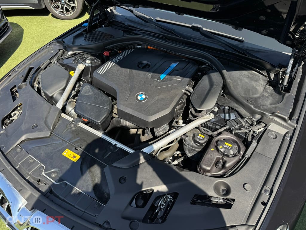 BMW 530 e Pack Desportivo M
