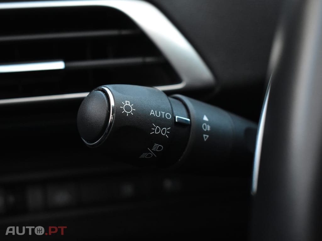 Peugeot 3008 1.6 Hybrid Allure Pack e-EAT8