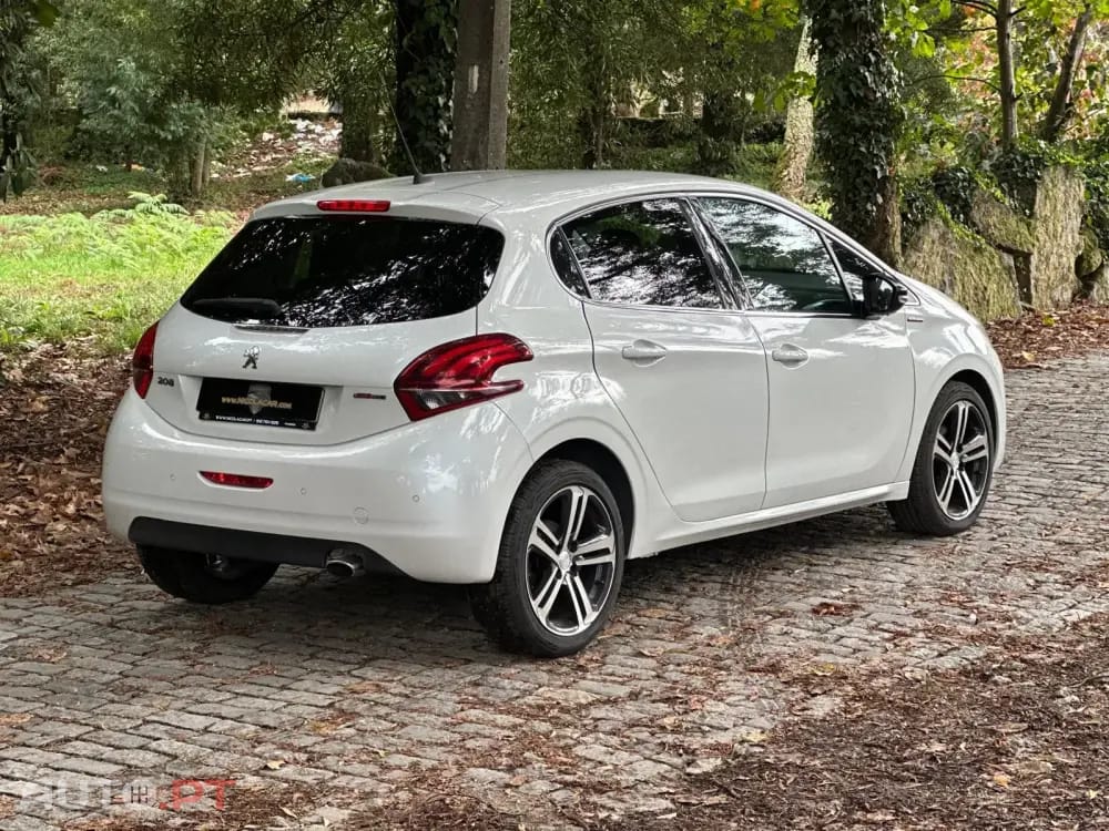 Peugeot 208 1.2 PureTech GT Line