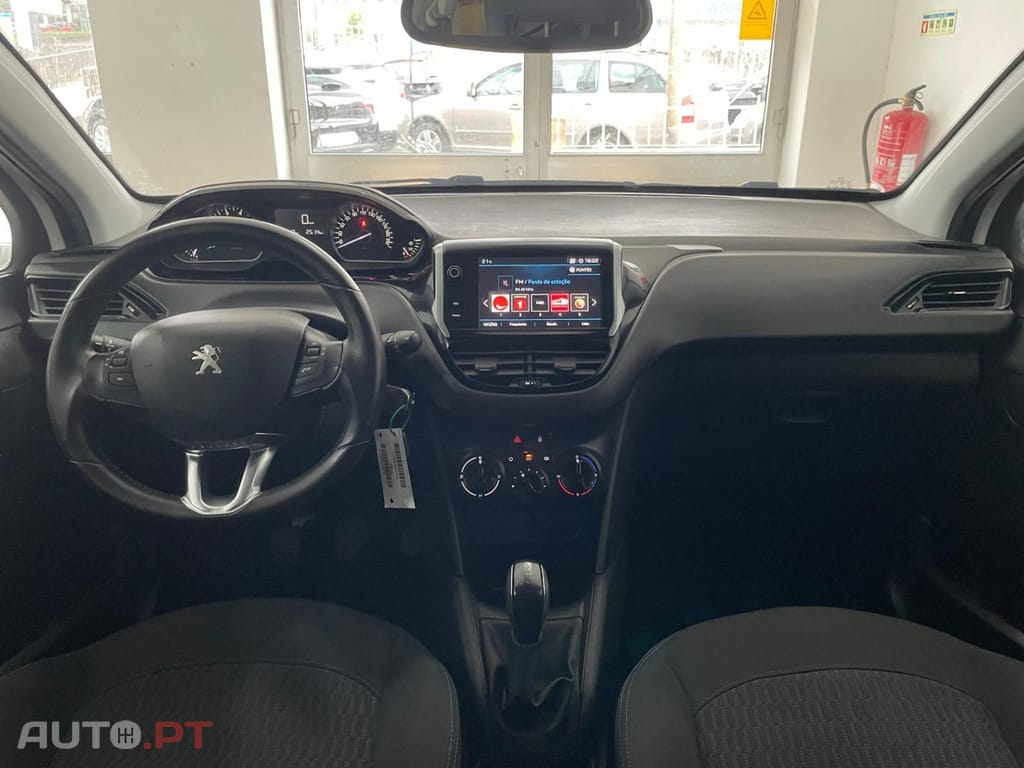 Peugeot 208 1.2 PureTech Signature