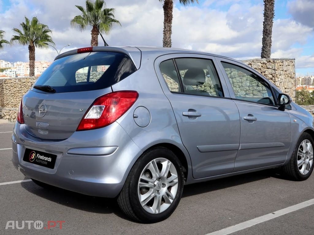 Opel Corsa 1.2 Enjoy Easytronic