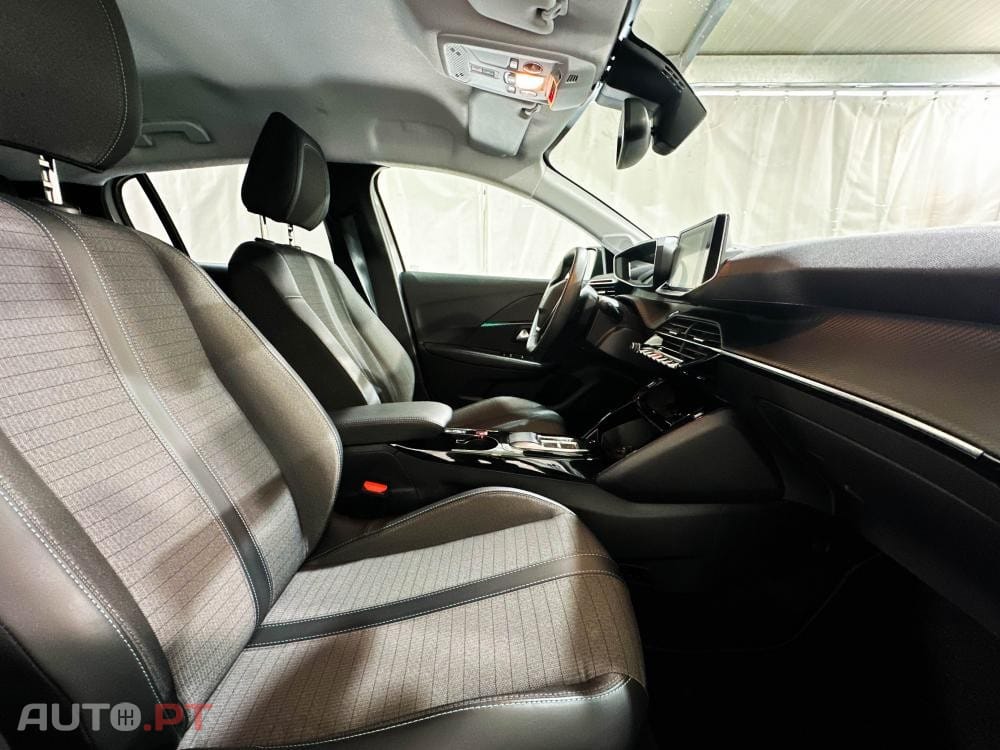 Peugeot E-208 50 kWh Allure Pack