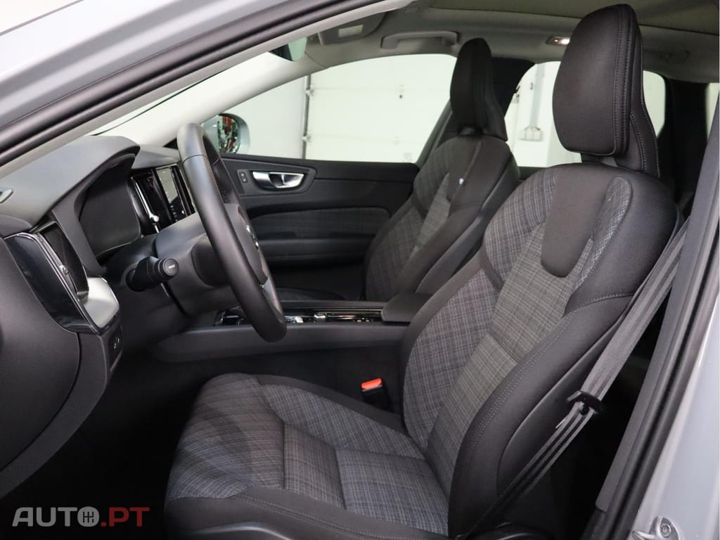 Volvo XC60 2.0 T6 350 AWD PHEV Core Auto