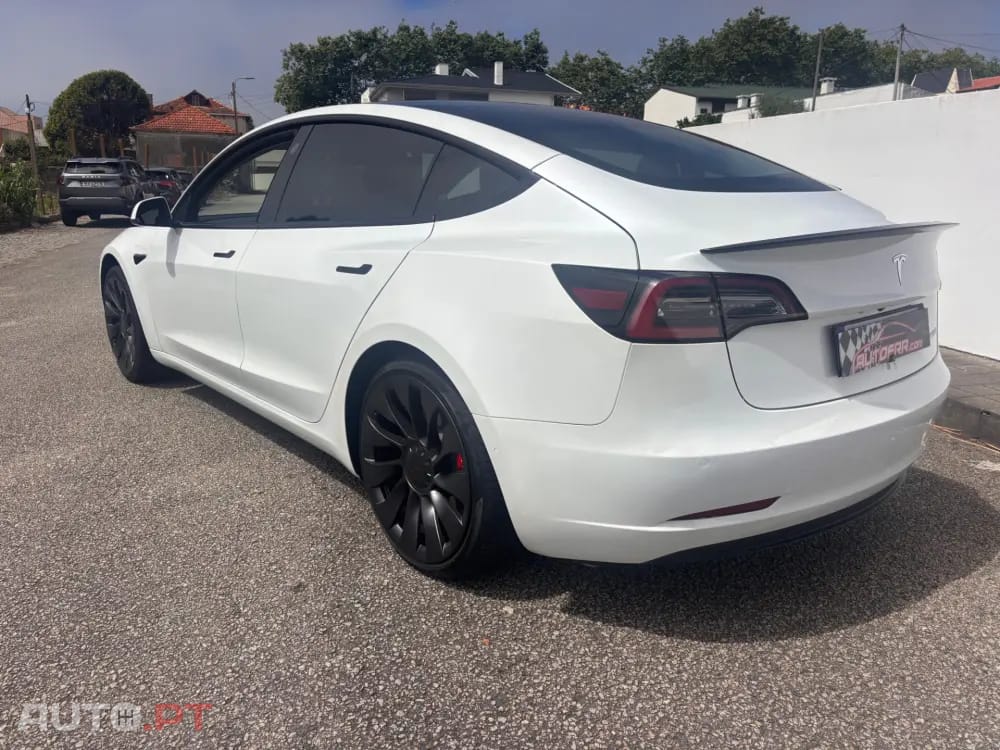 Tesla Model 3 Long Range AWD Dual Motor Performance