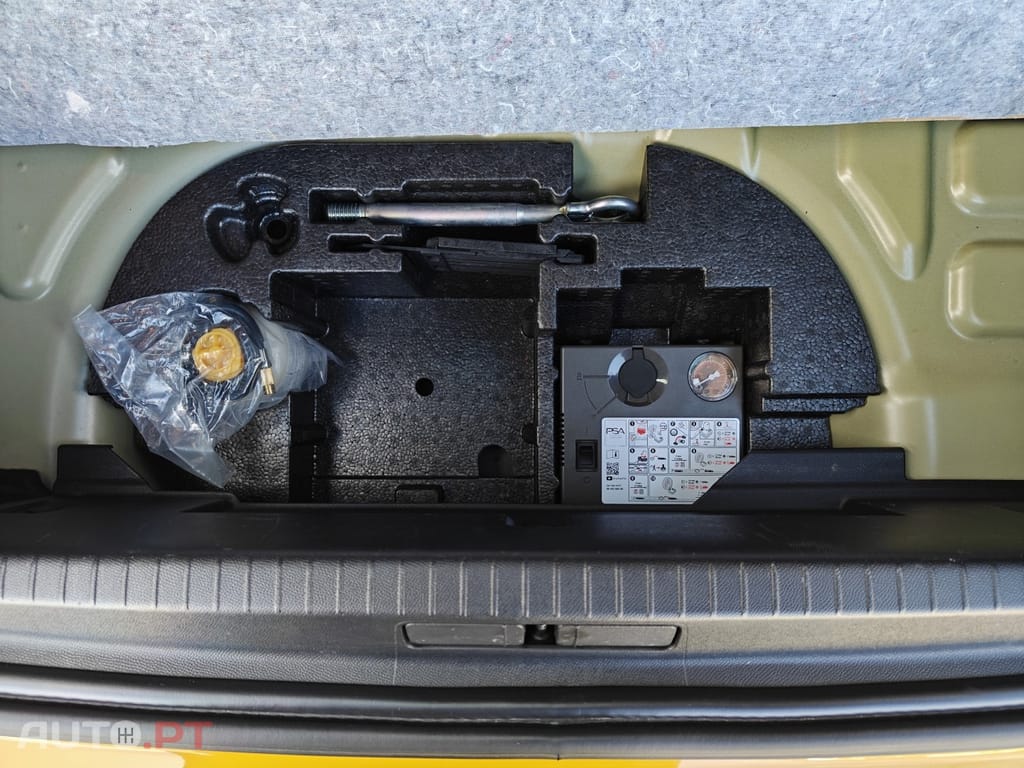 Peugeot E-208 50 kWh Allure Pack