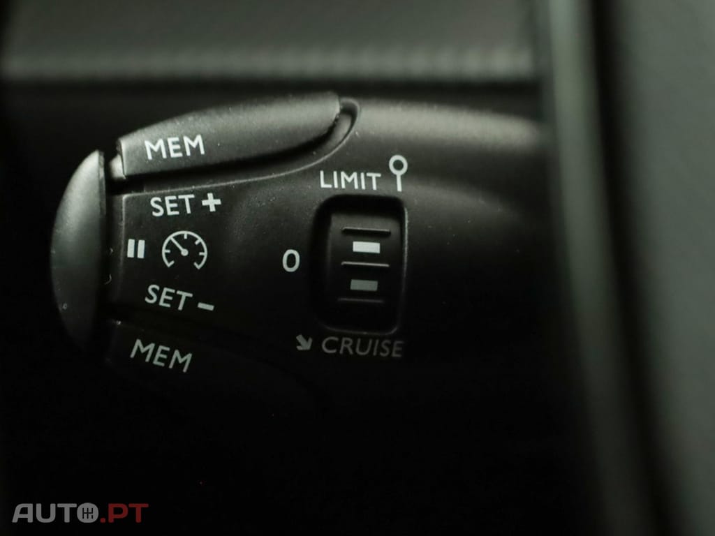Peugeot 2008 2008 1.2 PureTech Active Pack