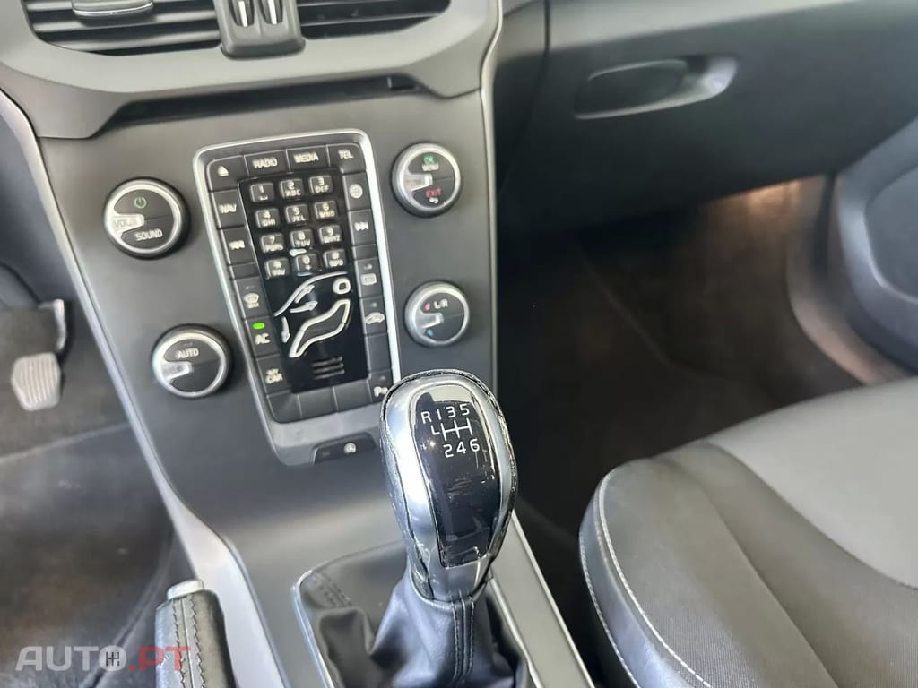 Volvo V40 1.6 D2 Momentum Eco