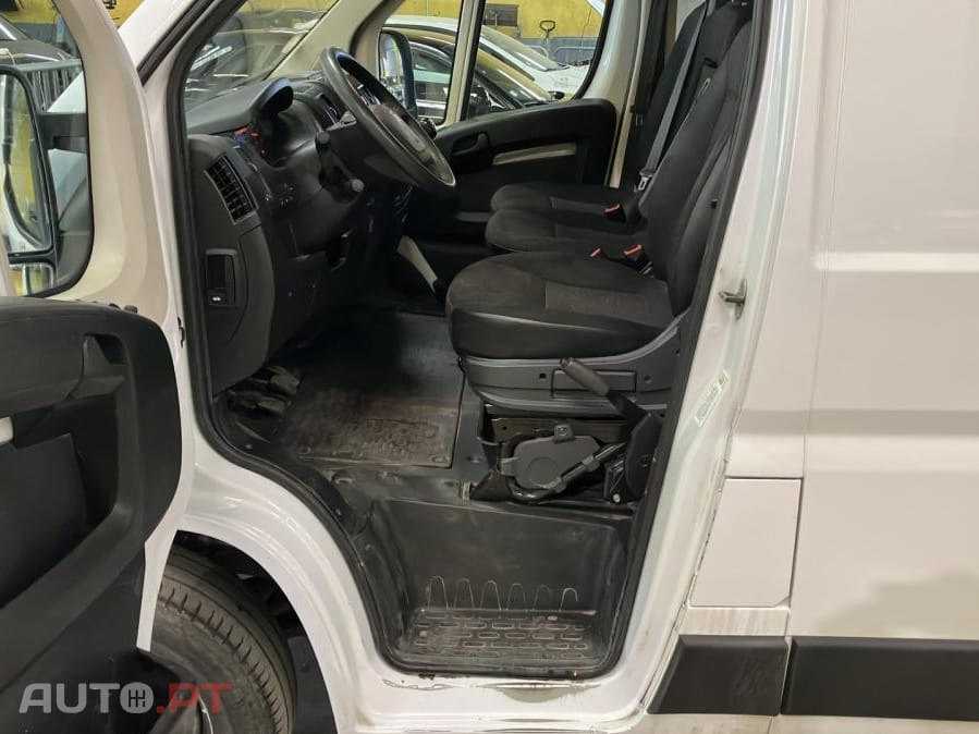 Peugeot Boxer 2.2 BlueHDi 335 L3H2 Premium