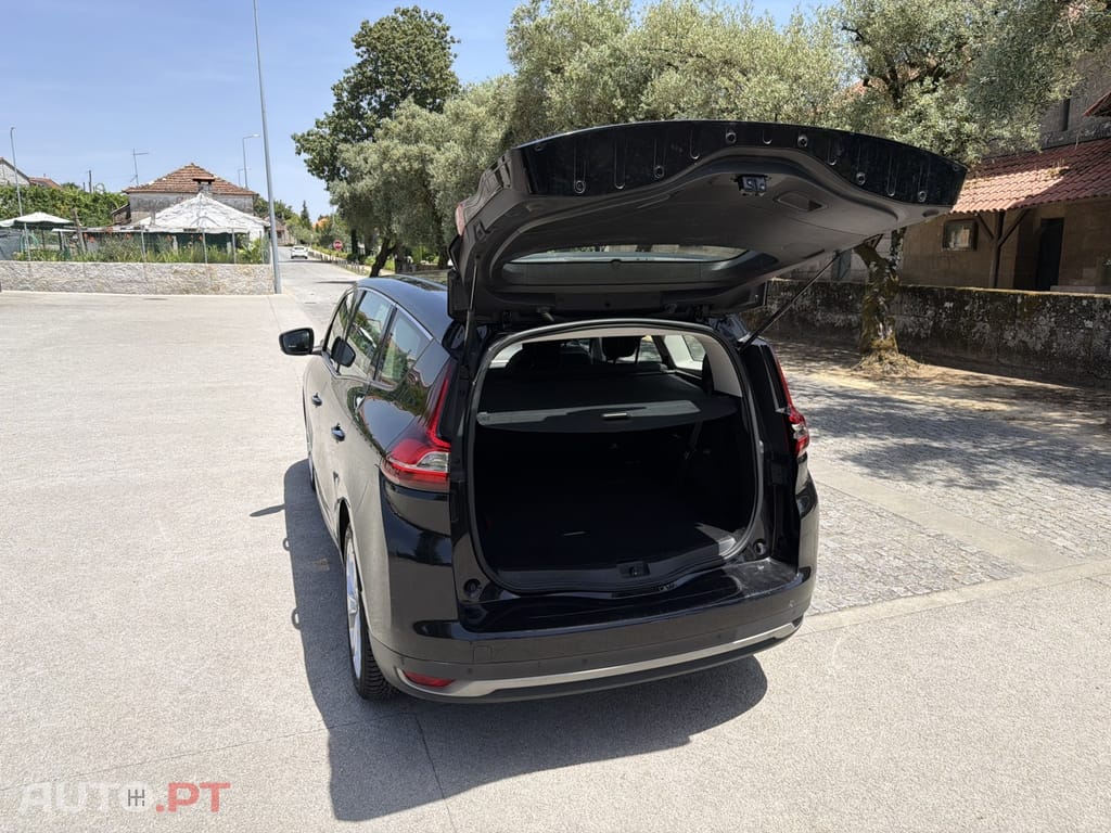 Renault Scénic dCi 110 EDC Dynamique