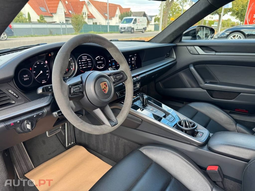 Porsche 911 Carrera