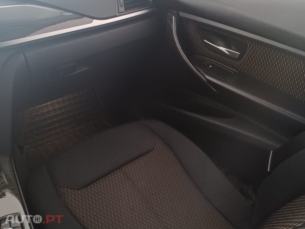 BMW 320 Touring d Luxury 184cv