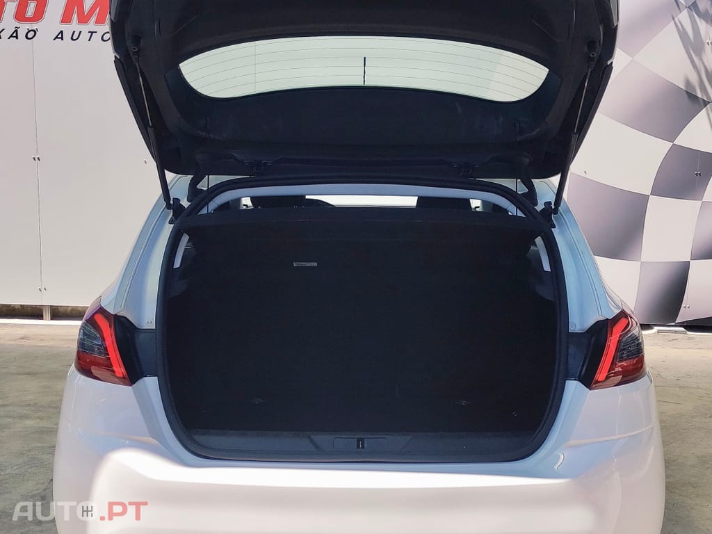 Peugeot 308 1.5 BlueHDi Business Line
