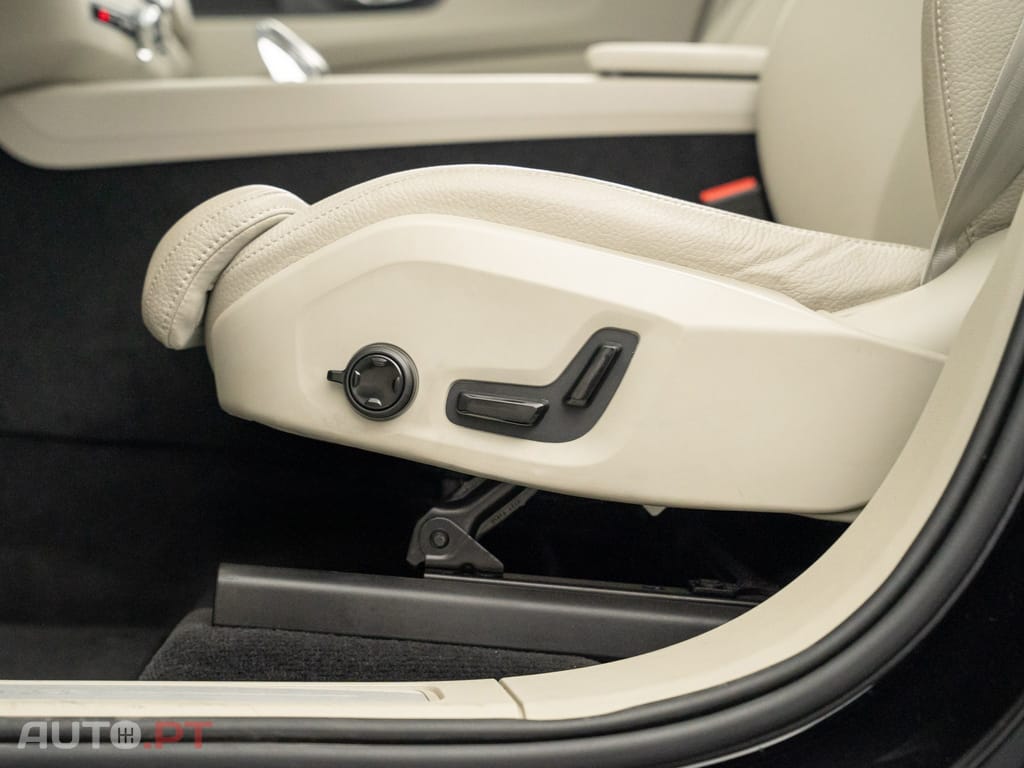 Volvo XC60 2.0 T6 PHEV Inscription AWD