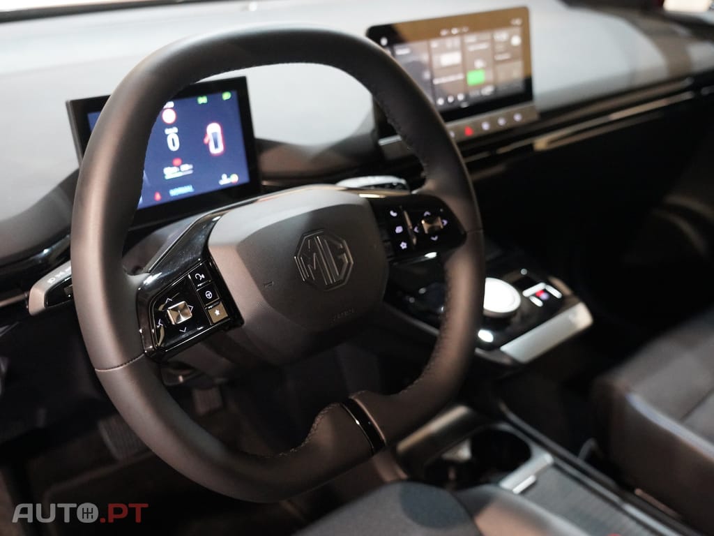 MG MG4 64 kWh Luxury