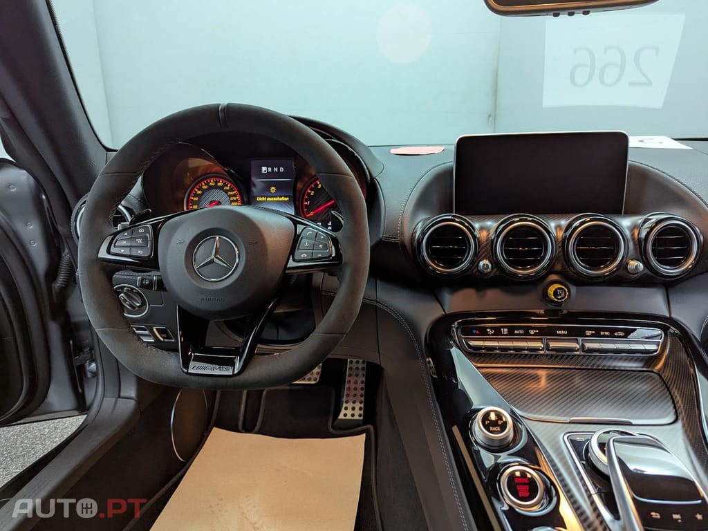 Mercedes-Benz AMG GT R