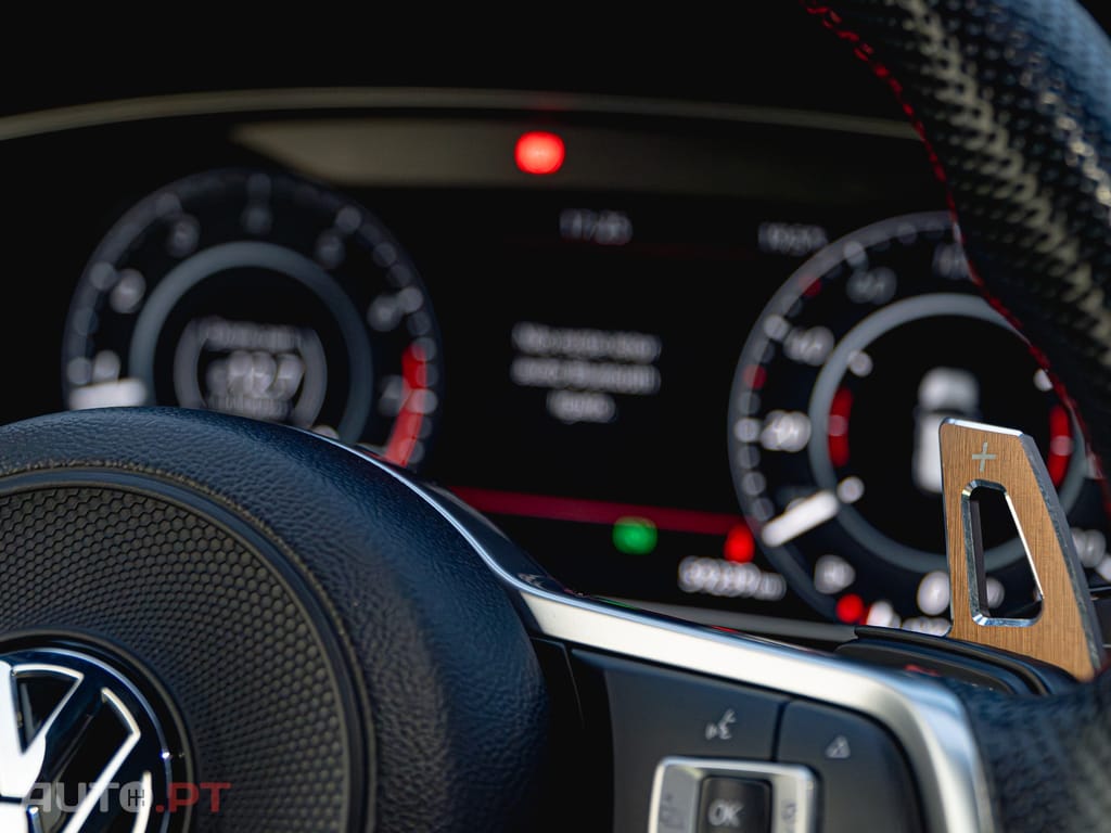 Volkswagen Golf 2.0 TSI TCR DSG