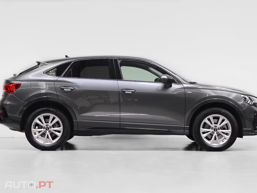 Audi Q3 45 TFSIe S line S tronic