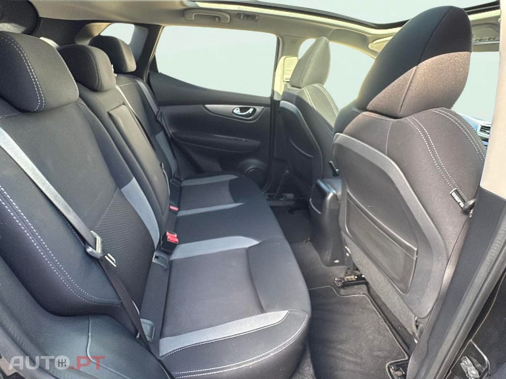Nissan Qashqai 1.5 dCi N-Connecta 18