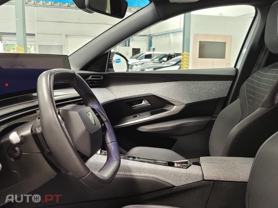 Peugeot 3008 1.2 Hybrid Allure e-DCS6