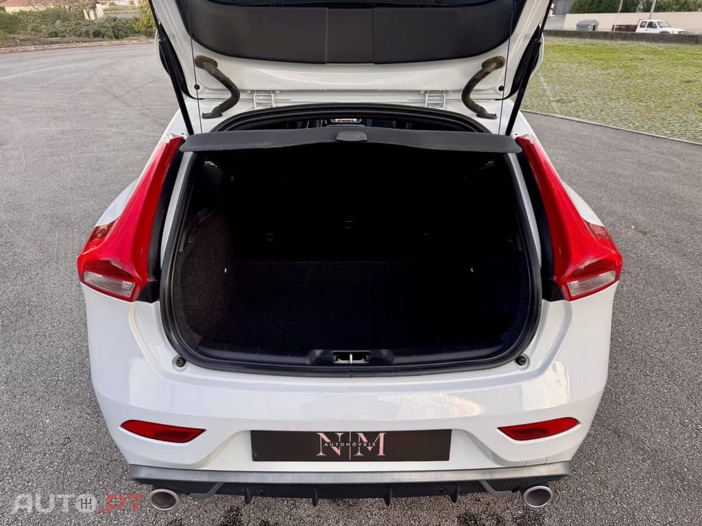 Volvo V40 2.0 D2 R-Design Geartronic