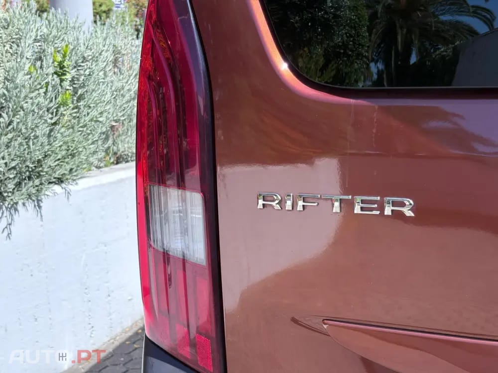 Peugeot Rifter 1.5 BlueHDi Long GT Line EAT8