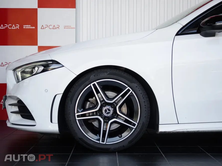 Mercedes-Benz A 180 d AMG Line