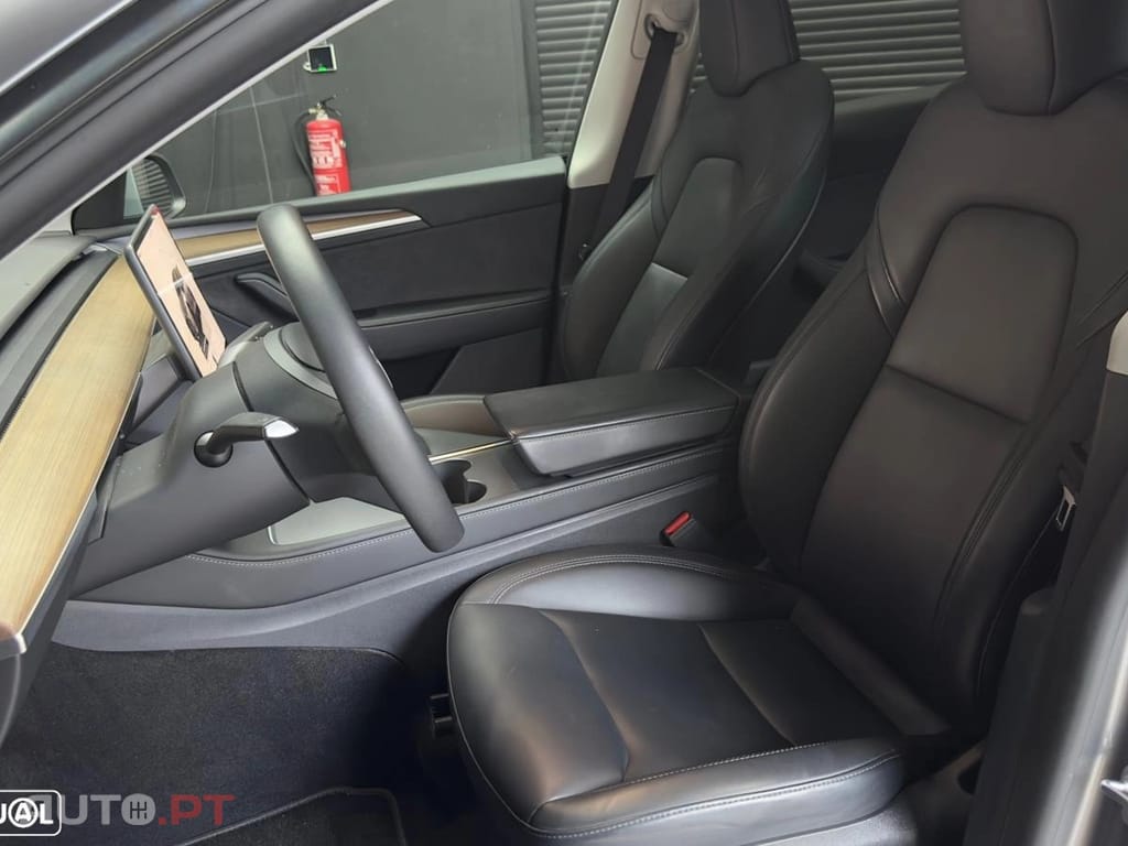 Tesla Model Y Performance Dual Motor AWD