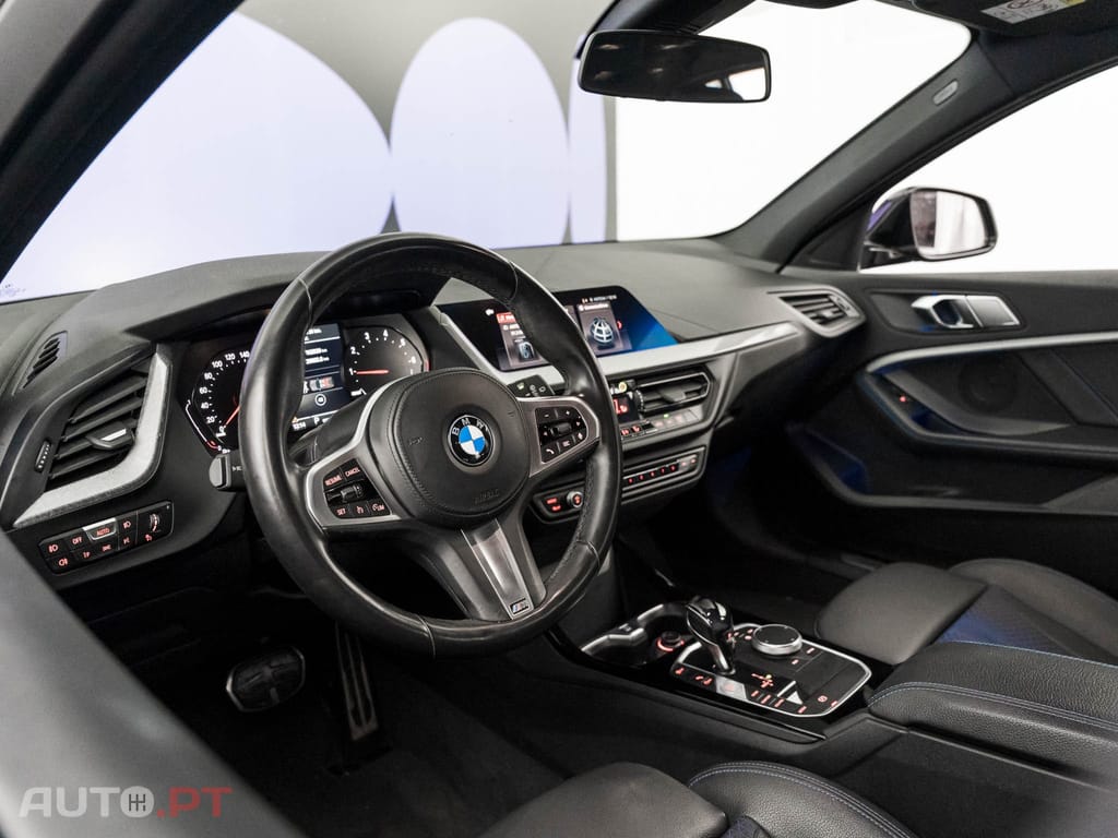 BMW 118 i Pack Desportivo M Auto