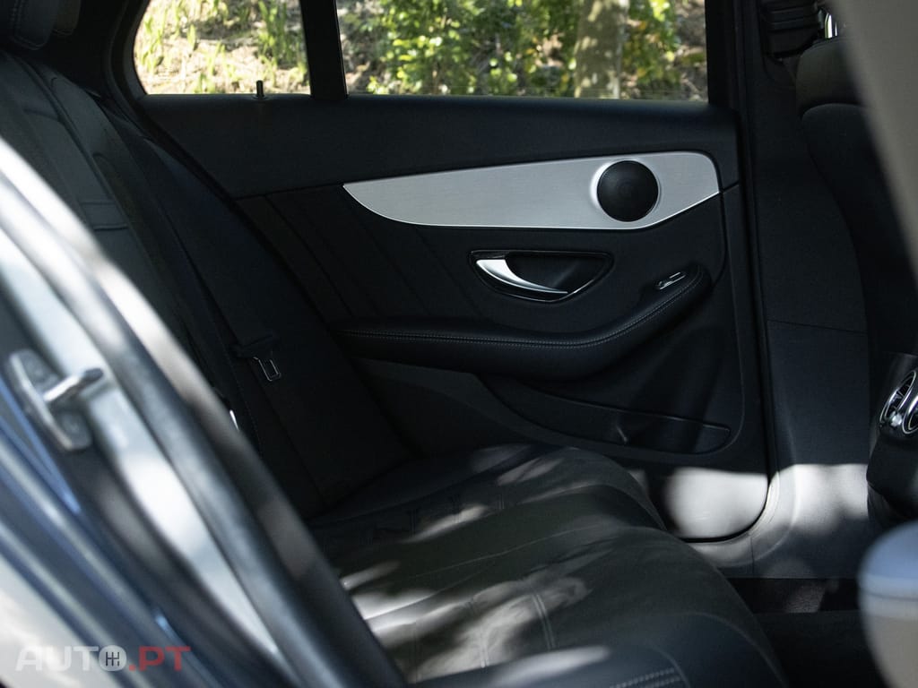 Mercedes-Benz C 300 e AMG Line