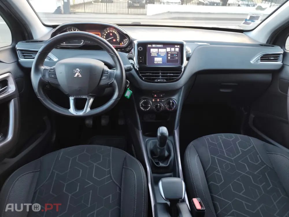 Peugeot 2008 1.2 PureTech Style