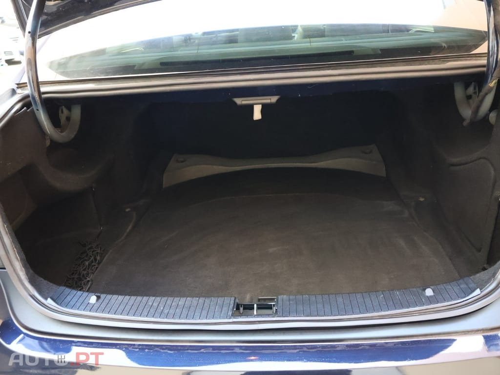 Mercedes-Benz E 350 CDi Avantgarde BlueEfficiency