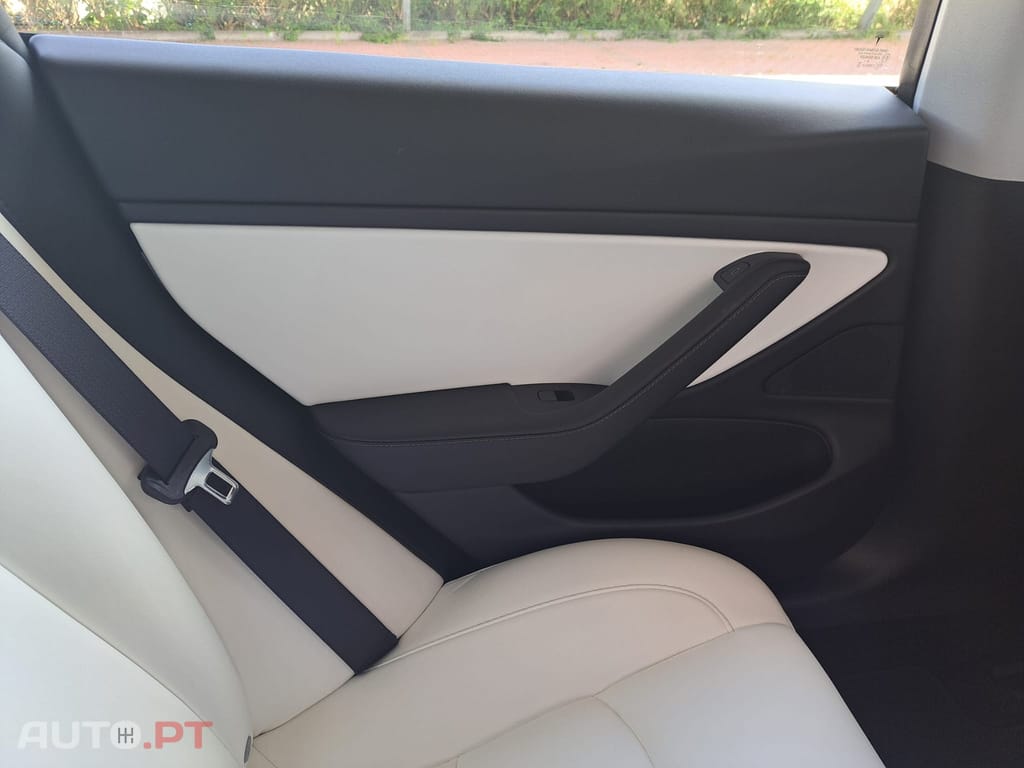 Tesla Model 3 Long-Range Dual Motor AWD