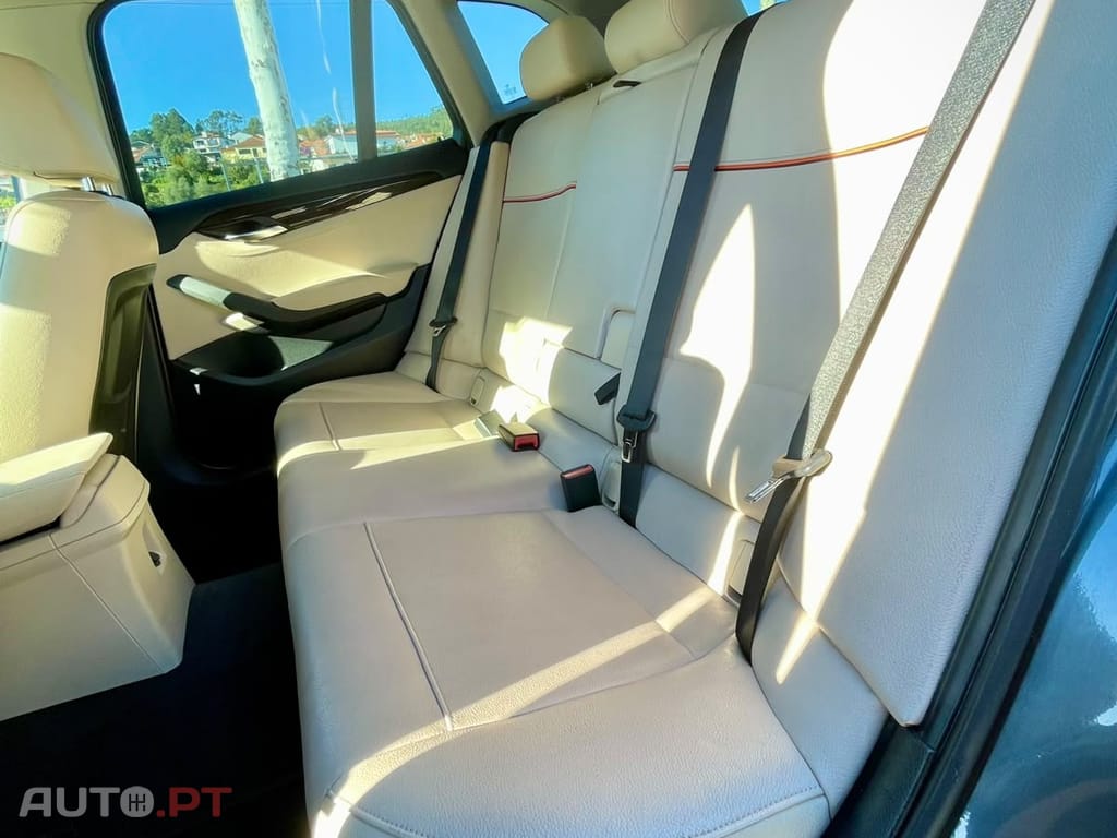BMW X1 x drive auto
