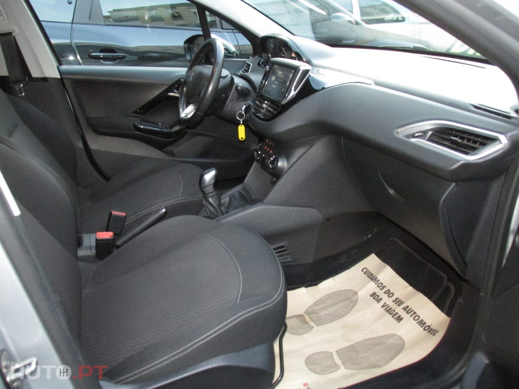 Peugeot 208 1.6 BlueHDi Style