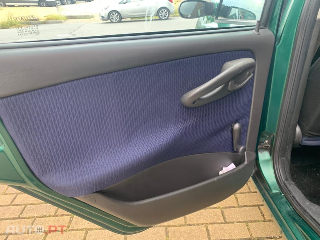 Fiat Punto 1.2 16V 80 Emotion