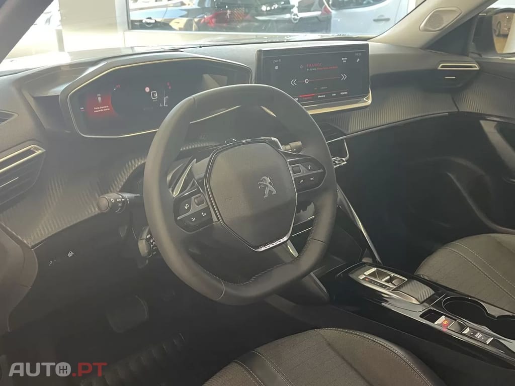 Peugeot 2008 1.2 PureTech Allure EAT8