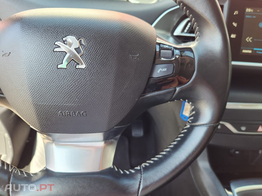 Peugeot 308 1.5 BlueHDi Business Line