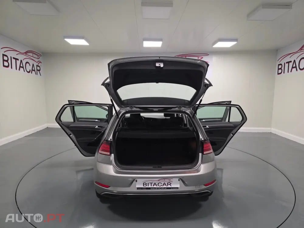 Volkswagen Golf 1.6 TDI CONFORTLINE