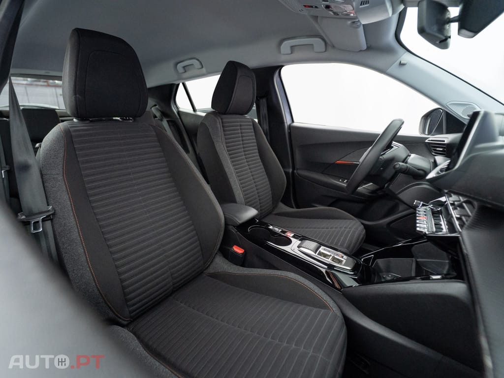 Peugeot E-2008 50 kWh Active