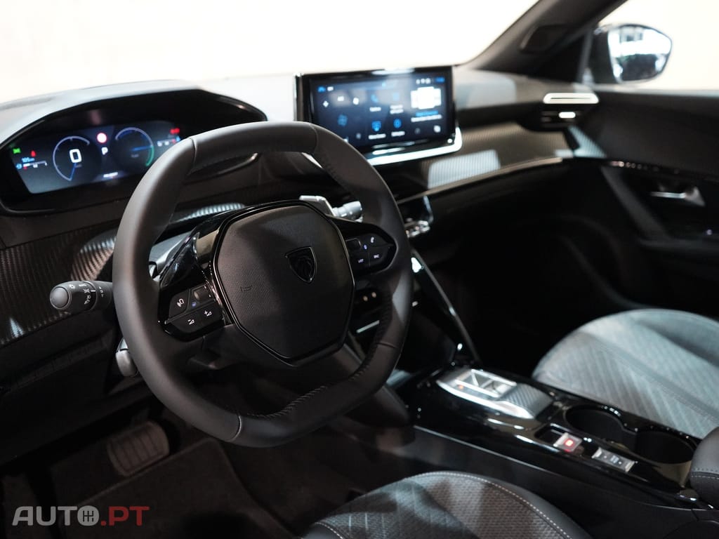 Peugeot 2008 1.2 Hybrid Allure e-DCS6