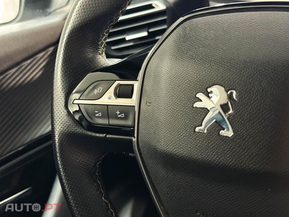 Peugeot E-2008 50 kWh GT Pack