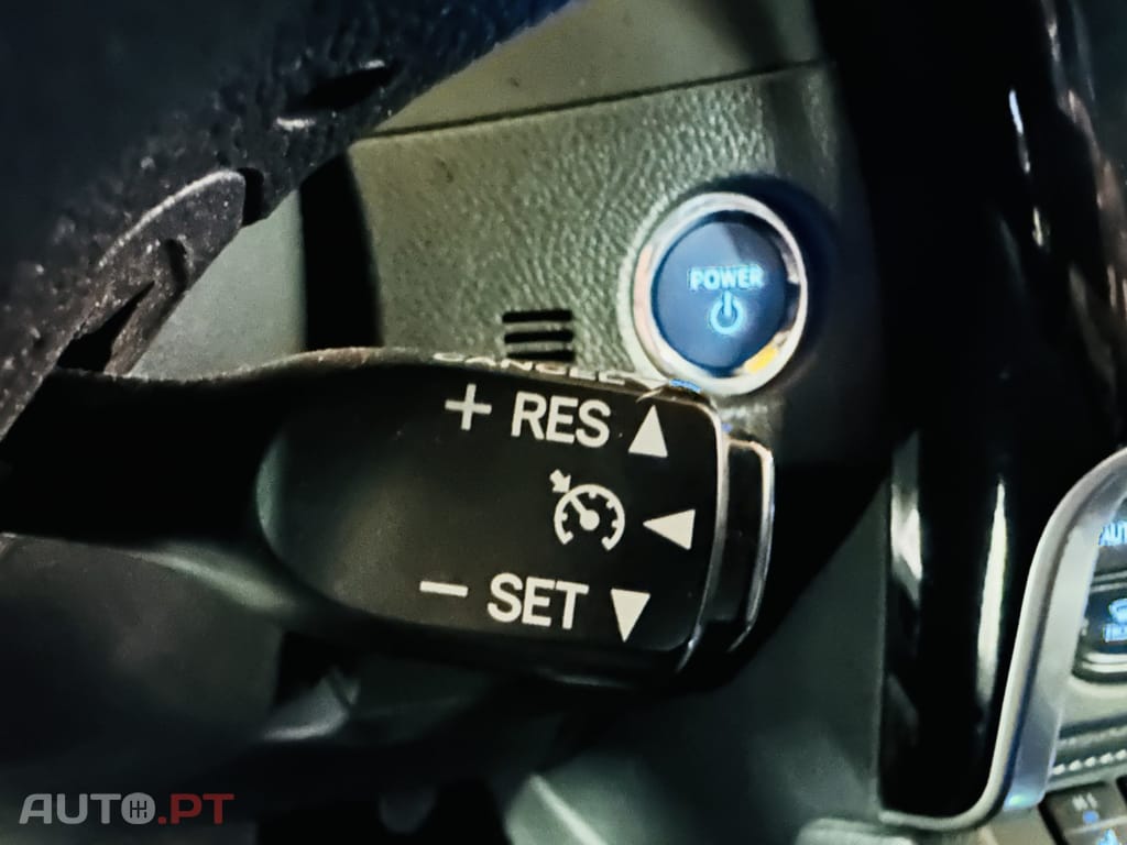 Toyota Auris Touring Sports 1.8 HSD Comfort +P.Sport+Navi