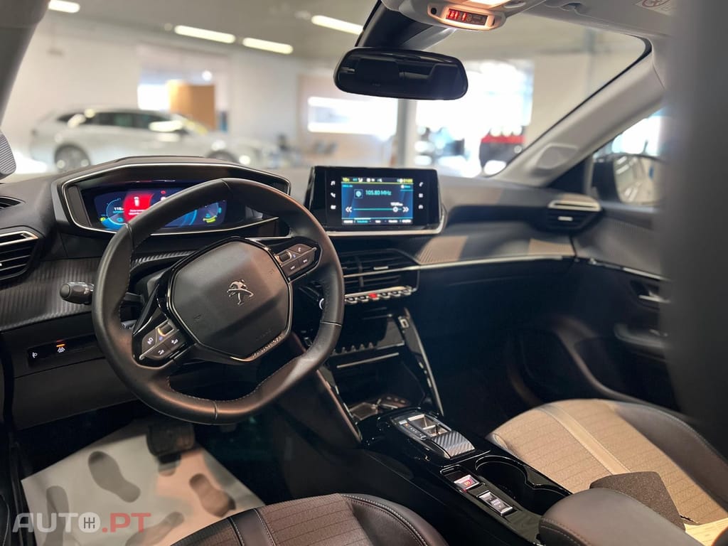 Peugeot E-208 50 kWh Allure Pack